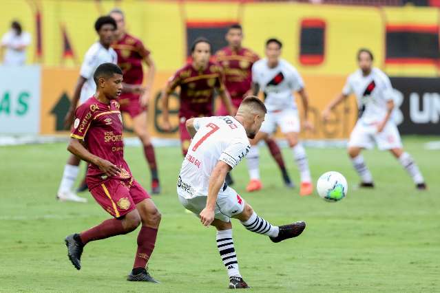 Cano marca duas vezes, Vasco vence Sport e quebra jejum de nove rodadas