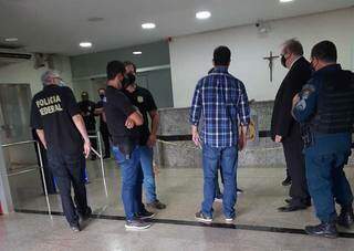 Candidato a vereador &eacute; levado &agrave; PF por desrespeitar mes&aacute;rio