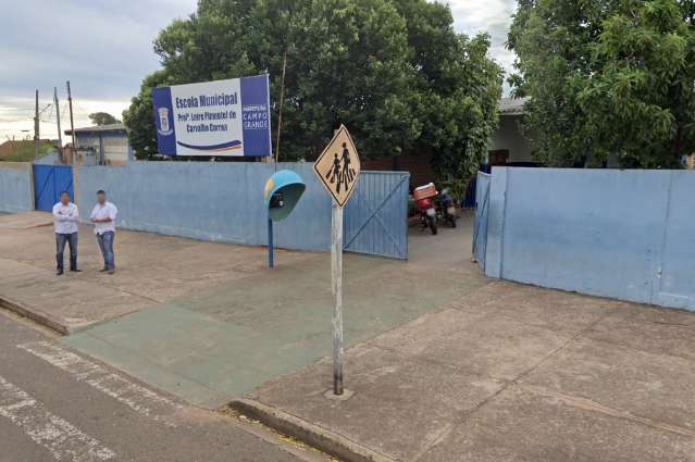 Vota&ccedil;&atilde;o no bairro Colibri come&ccedil;a com 41 minutos de atraso e oito pessoas na fila