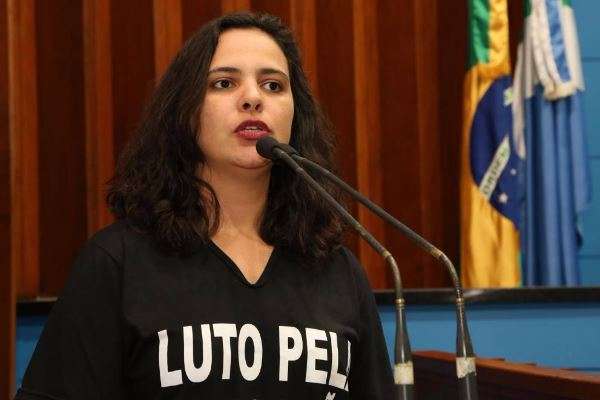 Cinco candidatos tiveram mais votos que tr&ecirc;s eleitos, mas ficam fora da C&acirc;mara