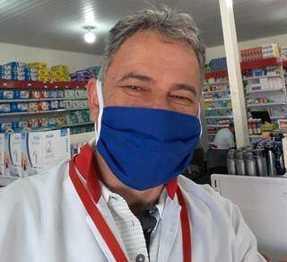 Zé da farmácia veio das Moreninhas onde há 33 anos trabalha em farmácia. (Foto: Reprodução/Facebook)