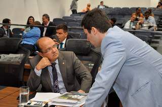 Deputados José Carlos Barbosa (DEM) e João Henrique Catan (PL), em sessão em fevereiro deste ano (Foto: Assessoria - ALMS)