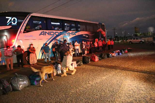 &quot;No entiendo, no entiendo&quot;: bolivianos desconversam sobre motivo de viagem 