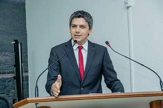Ap&oacute;s 10h de cirurgia, prefeito tem tumor da cabe&ccedil;a removido e est&aacute; bem