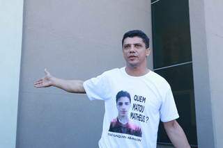 Paulo Roberto Xavier em protesto pela morte do filho, em 2019 (Foto/Arquivo: Henrique Kawaminami)