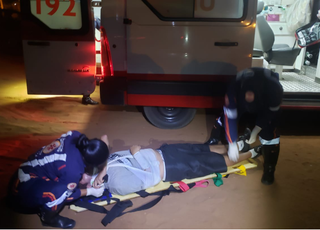 Após ser fechada e derrubada na rodovia, vítima tem moto roubada por casal Após ser fechada e derrubada na rodovia, vítima tem moto roubada por casal