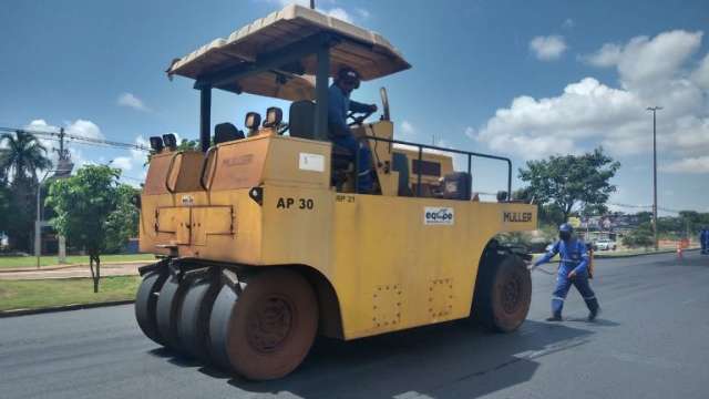 Recapeamento de trecho da Avenida C&ocirc;nsul Assaf Trad chega na reta final 