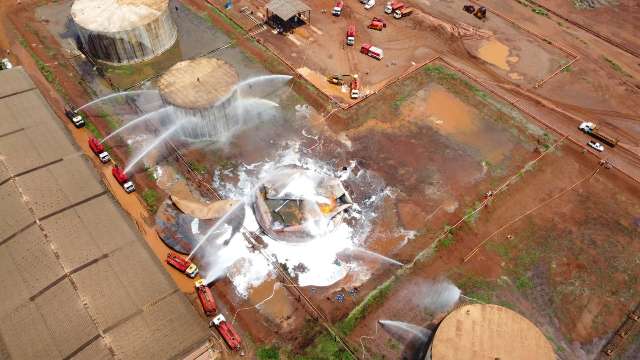 Equipe retoma buscas por trabalhador desaparecido em usina