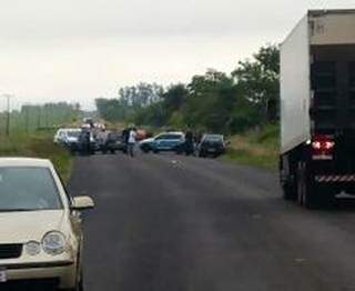Pol&iacute;cia fecha rodovia para impedir homem de matar a ex-mulher