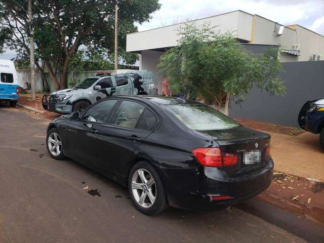 M&eacute;dico &quot;perde&quot; at&eacute; BMW ao ser preso com skunk e haxixe retirados dos Correios 