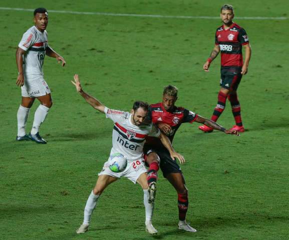  S&atilde;o Paulo vence o Flamengo de novo e est&aacute; na semifinal da Copa do Brasil