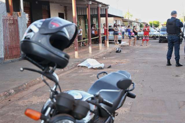 Pai e filho s&atilde;o procurados por suspeita de morte de caminhoneiro