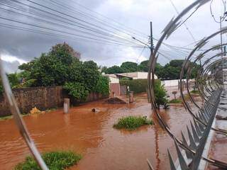 Imagem feita na tarde de ontem durante a chuva no Serradinho (Foto: Direto das Ruas)