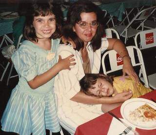 Carla, Rosa e Gisele juntas ainda na década de 90. (Foto: Arquivo Pessoal)