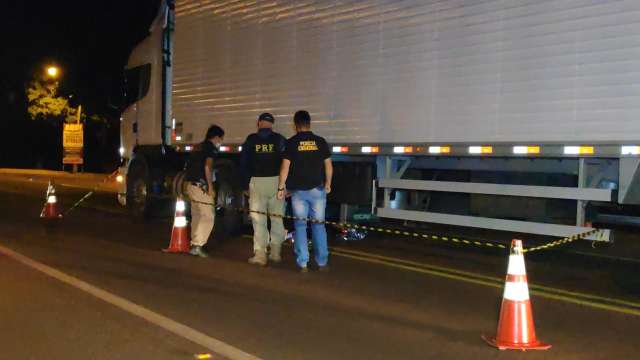 Pedestre &eacute; atropelado por carreta e acaba morrendo na BR-163