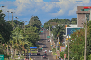 Amanhecer visto da região da Afonso Pena, uma das avenidas mais movimentadas de Campo Grande (Foto: Marcos Maluf)