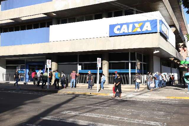 Caixa abre para saques do aux&iacute;lio emergencial neste s&aacute;bado