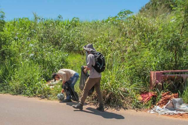 No &quot;Dia D&quot; contra dengue, agentes de sa&uacute;de ca&ccedil;am criadouros no Estrela do Sul