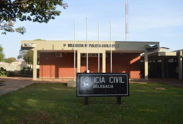 Homem &eacute; agredido a pauladas e preso ap&oacute;s ame&ccedil;ar ex-mulher com faca 
