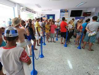 Filça longa em lotérica fiscalizada pelo Procon (Foto: Divulgação/Procon-MS)