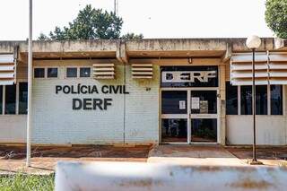 Dupla que alugava carro para cometer roubos na Capital é presa Dupla que alugava carro para cometer roubos na Capital é presa