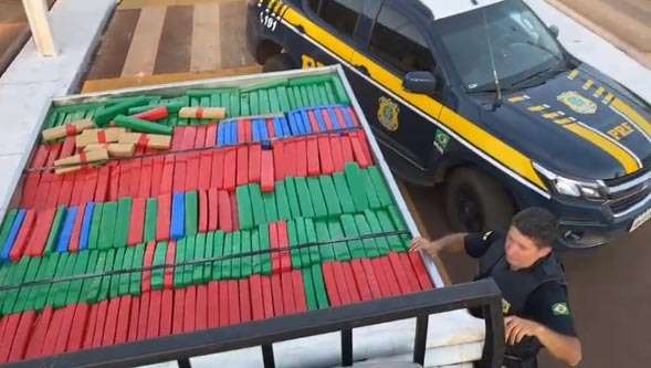 Traficante &eacute; parado em barreira e preso com mais de 3 toneladas de maconha