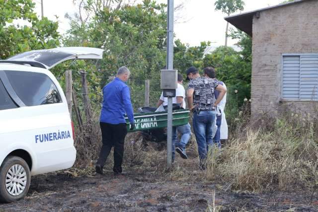 Filho confessa ter ajudado massagista a esquartejar chargista 
