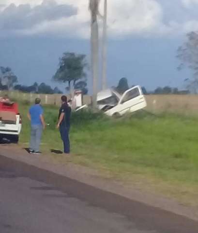 Cinco ficam feridos e beb&ecirc; de um m&ecirc;s morre ap&oacute;s carro colidir com coqueiro 