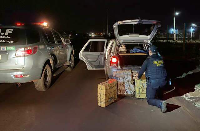 Dois traficantes s&atilde;o presos com 300 quilos de maconha em persegui&ccedil;&atilde;o 