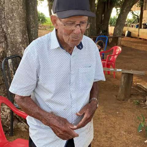 Idoso &eacute; encontrado desorientado em fazenda, quase 10h ap&oacute;s desaparecimento