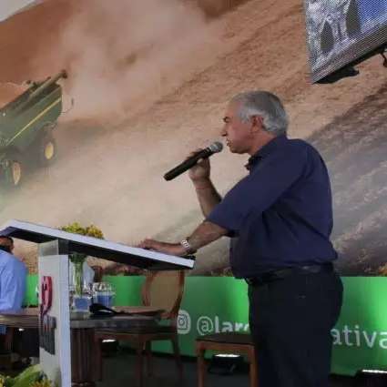 Reinaldo Azambuja inaugura indústria e entrega reforma de escola