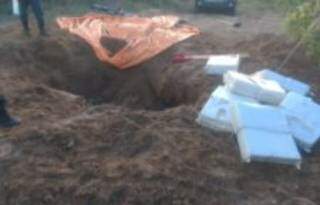 Pol&iacute;cia encontra mais 400 kg de maconha enterrados em fazenda
