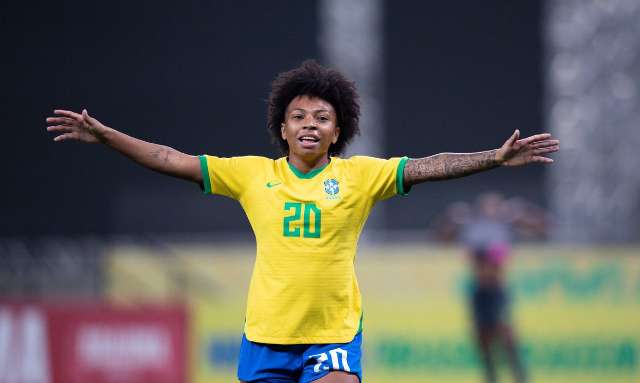 Debinha e novatas comandam goleada da sele&ccedil;&atilde;o feminina sobre Equador