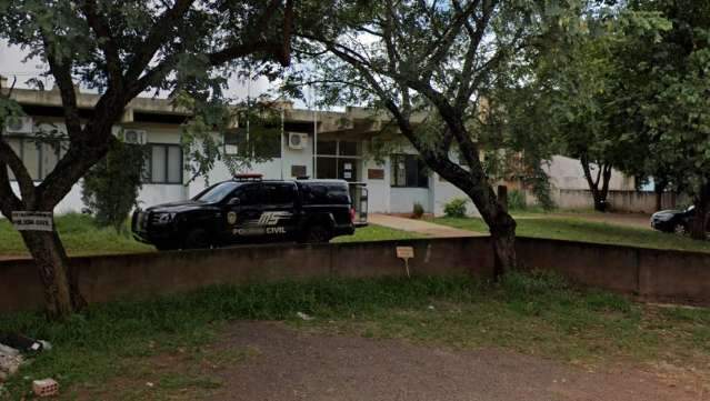 Carro &quot;some&quot; de p&aacute;tio de delegacia e &eacute; devolvido &agrave; dona com multas de R$ 364