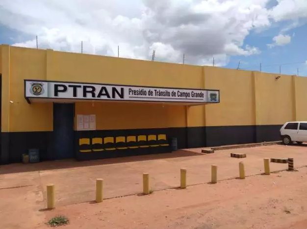 Mulher &eacute; presa levando droga para filho em pres&iacute;dio