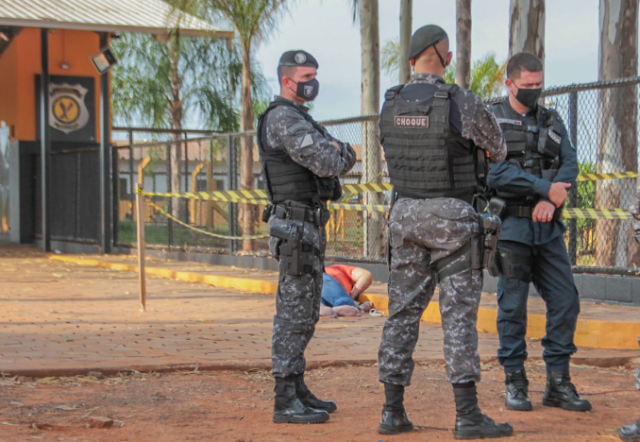 Do PCC, preso &eacute; executado com v&aacute;rios tiros por pistoleiro de moto