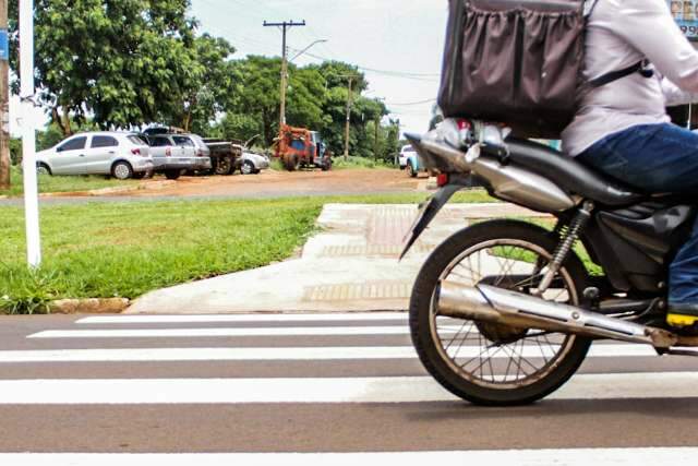 Em local de acidente com morte, sinaliza&ccedil;&atilde;o n&atilde;o barra desrespeito ao pedestre