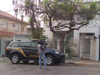 Casa de Márcio Iunes, irmão de Marcelo Iunes, foi alvo de operação (Foto: Direto das Ruas)