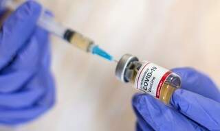 Os técnicos verificaram as  práticas de fabricação da vacina CoronaVac, da Sinovac. (Foto: Divulgação)