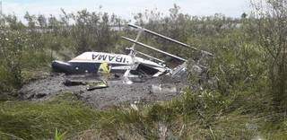 Helicóptero encontrado destroçado no Pantanal (Foto: Ibama/Divulgação)