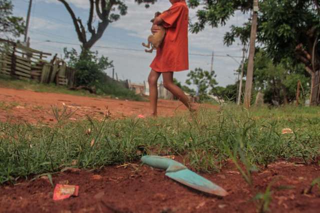 Homem &eacute; morto com facadas em &aacute;rea de favela no Jardim Noroeste