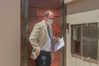 Áureo Garcia Ribeiro tentou entrar na casa do deputado, mas foi barrado (Foto: Marcos Maluf)