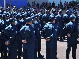 Tropa de policiais militares em formação. Novo efetivo está previsto em projeto. (Foto: Arquivo/Campo Grande News)