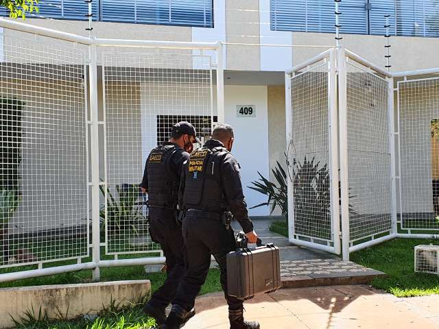Durante opera&ccedil;&atilde;o, vendedor de t&iacute;tulo de capitaliza&ccedil;&atilde;o &eacute; preso com muni&ccedil;&otilde;es 