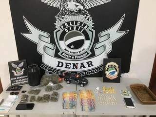 Pol&iacute;cia prende 4 e fecha duas bocas de fumo na mesma rua 