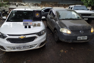 Carros foram apreendidos e levados para o pátio da delegacia (Foto: divulgação / Polícia Civil) 