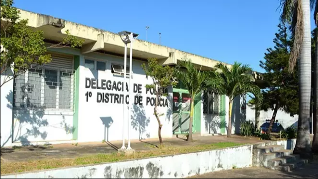 Caminhoneiro &eacute; mantido em c&aacute;rcere privado at&eacute; ve&iacute;culo ser levado para Bol&iacute;via