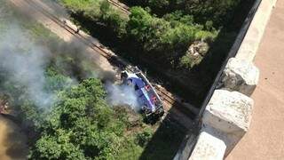 &Ocirc;nibus cai de ponte e deixa 11 mortos, no interior de Minas Gerais