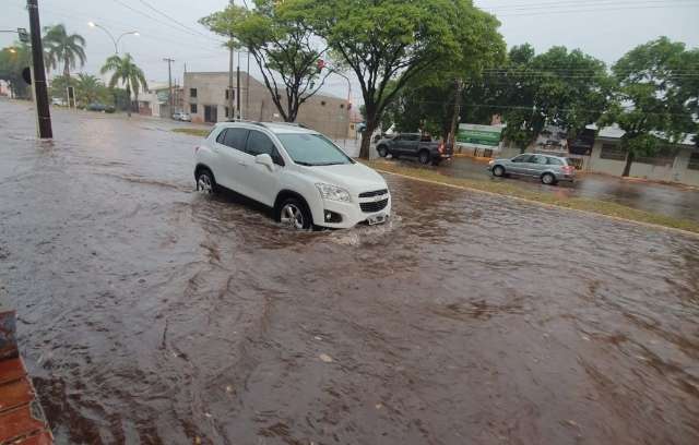 Sexta-feira tamb&eacute;m foi de temporais pelo interior com chuva de at&eacute; 57,2 mm