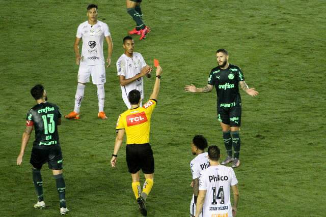 Santos e Palmeiras empatam e perdem chance de encostar nos l&iacute;deres do campeonato